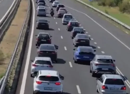 Катастрофа на АМ &bdquo;Тракия&ldquo; към София: Движението е свито в една лента при км 33