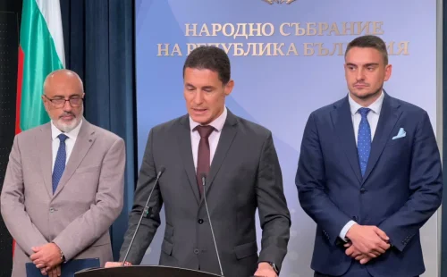Изтича срокът за промени в закона за бързите кредити: Готвят ли край на скритите такси?