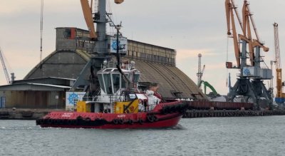 Нов опит за изтегляне на атакувания &bdquo;Chelsea-3&ldquo; към Бургас