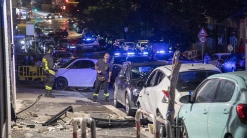(ВИДЕО) Нова бомба разтърси Рим! Взривиха автокъща, три коли са повредени