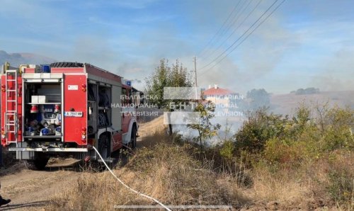 Пожарът край Изворище е локализиран, но димът още е над Драганово