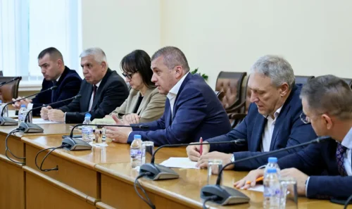 Камионите задъхват &bdquo;Капитан Андреево&ldquo;: Държавата готви мерки и обещава 1000 тира на денонощие