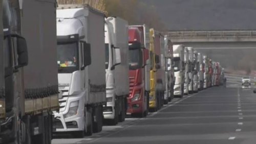 Тировете задръстиха &bdquo;Капитан Андреево&ldquo; и &bdquo;Лесово&ldquo;: Натоварен трафик към Турция
