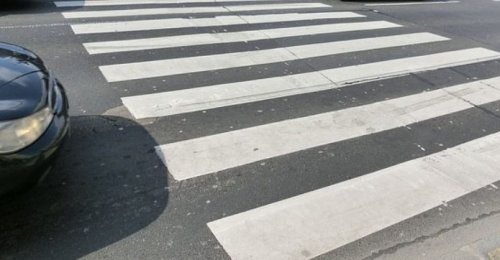 Джип блъсна жена на пешеходна пътека в Разград