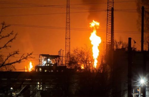 Пламъци и гъст дим над Русия! Химически завод гори след предполагаем удар с дронове