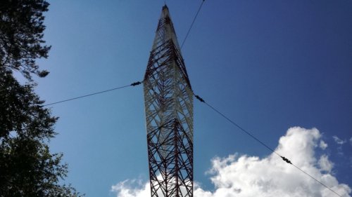 Полицейска акция в Ябланово! Откриха незаконна радиостанция с обхват до съседни села