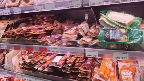 Чужди храни се продават като български! Масови проверки разкриха нарушения
