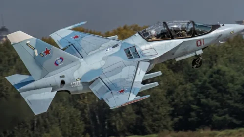 Русия въоръжава Як-130М с управляеми бомби и радар