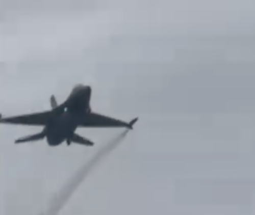 (ВИДЕО) F-16 разцепи небето над Солун преди 28 октомври! Впечатляваща демонстрация на гръцките ВВС