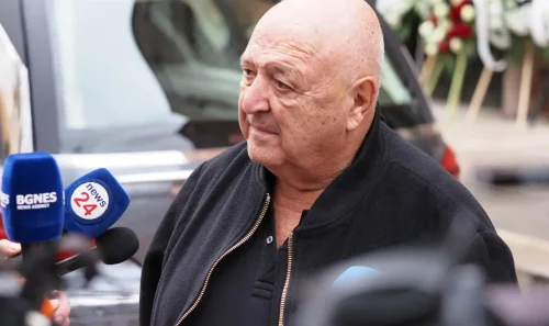 Венци Стефанов на поклонението за Слави Бинев: Отиде си добър човек