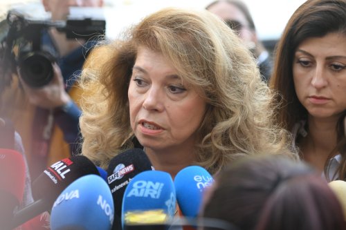 Йотова: Няма да допусна български войници в Украйна, нужен е мир сега