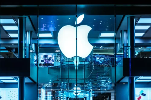 Apple си върна първото място: 5,03 трилиона долара и нов удар по еуфорията за AI