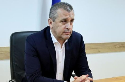 Български кораби блокирани в Унгария: Министър Пеев поиска плавателни коридори по Дунав