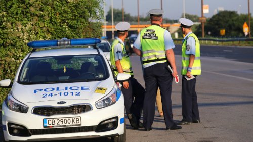 Полицията на крак за празниците: Дебнат за алкохол, наркотици и скорост