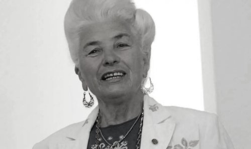 Замлъкна &bdquo;славеят на Странджа&ldquo;: Янка Рупкина си отиде на 87