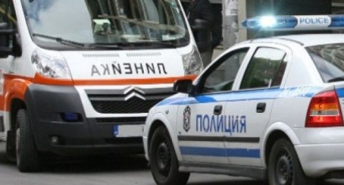 76-годишна в болница с мозъчен кръвоизлив след удар в паркирана кола край Радомир