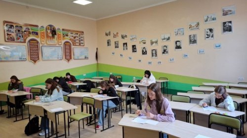 Украинският език влиза в българските училища: МОН обсъжда и преглед на учебниците по история