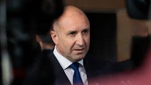 Румен Радев с послание след кончината на Боби Михайлов: &bdquo;Светла памет&ldquo;