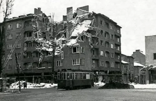 &bdquo;Черният&ldquo; Великден над София: Как 350 бомбардировача удариха столицата и защо защитата се срина