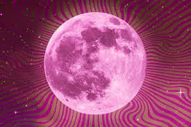 Розова луна ще изгрее на 2 април: Пълнолуние във Везни с разкрития и напрежение за отношенията