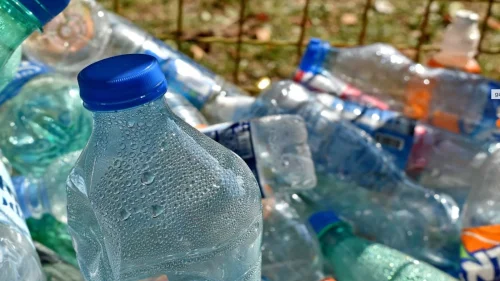 Грузия затяга мерките срещу пластмасата: Забрана за продажба и санкции до 2000 лари