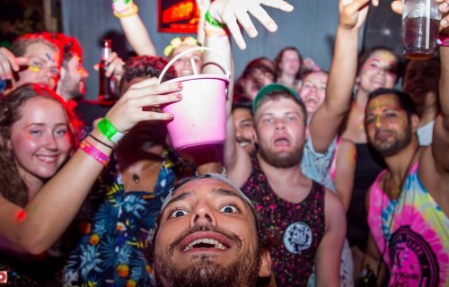 Край на &bdquo;още едно&ldquo;: Тайланд забранява продажбата на алкохол на пияни клиенти