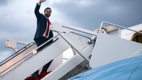 Джей Ди Ванс в Унгария в подкрепа на Виктор Орбан преди вота