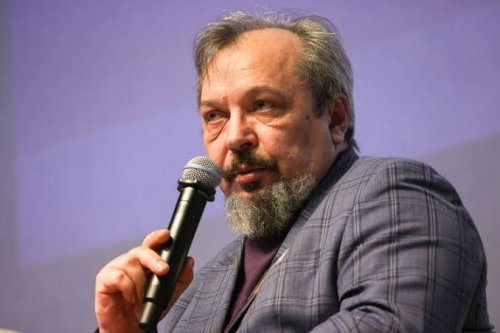 Петролът остава скъп поне до края на лятото: &bdquo;логистичен възел&ldquo; в Ормуз блокира над 800 кораба