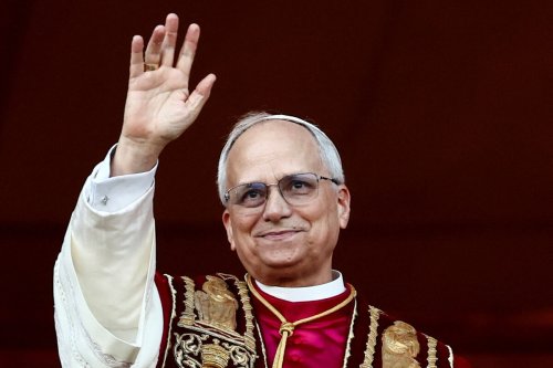 Папа Лъв XIV започва първия си Великден: връща традиции и измива краката на 12 свещеници