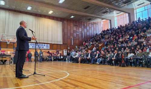 Пълни зали и площади: Румен Радев във Видин отчете пробуждане на обществото