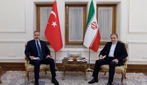 Фидан и Арагчи пак говориха: Турция натиска за преговори, докато войната в региона ескалира