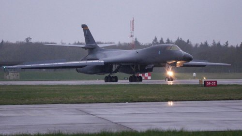 Франция, Италия и Испания, за разлика от България, отказаха достъп на военни самолети за операции срещу Иран