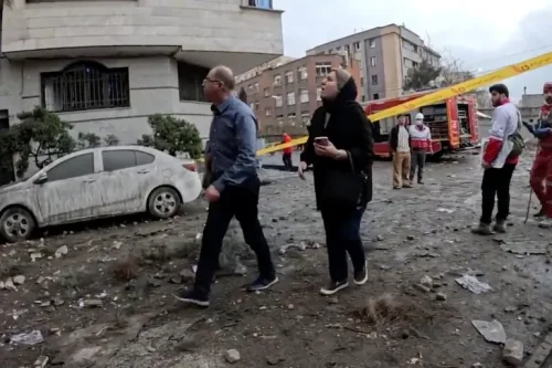 35 дни война с Иран: 15 загинали американци, изчезнал пилот и сметка от $25 млрд. седмично