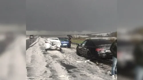 Три коли се сблъскаха на &bdquo;Хемус&ldquo;: Дете пострада, движението е затруднено