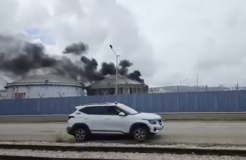 Пожар в рафинерията в Хайфа след ракетен обстрел от Иран (ВИДЕО)