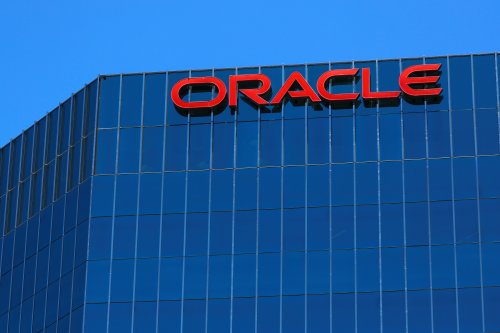 Oracle започна масови съкращения с имейли в 6 сутринта: до 30 000 души под риск