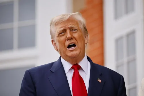 Тръмп: &bdquo;Сменихме режима&ldquo; в Иран след ударите и смъртта на Хаменей