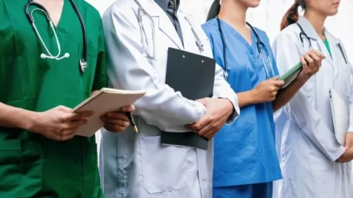 Лекарите алармират: Пари няма, системата се разпада