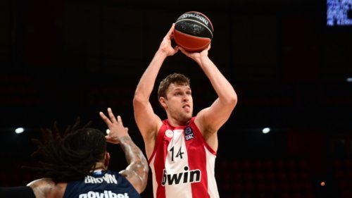 101:94 в Атина: Олимпиакос пречупи Панатинайкос, Везенков завърши с 9 точки и 1 открадната топка