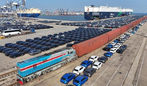 Китайските автомобилни производители натиснаха спирачки в Русия: спрени са доставките на близо 15 модела