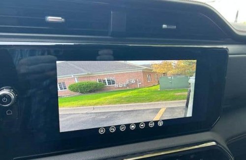 GM изтегля 271 770 коли в САЩ заради проблем с камерата за заден ход