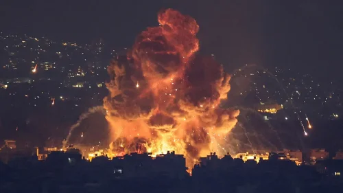 Иран удари Израел с най-мащабната атака досега