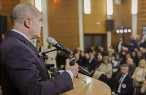 Румен Радев: Новото след присъединяването ни към &bdquo;клуба на богатите&rdquo;, е че вересиите в селските бакалии са в евро