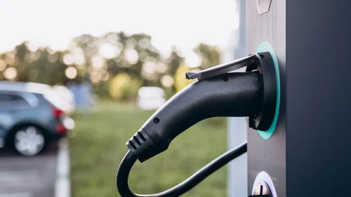 BYD удари 5000 ултрабързи зарядни в Китай: 1,5 MW станциите свиват зареждането до минути