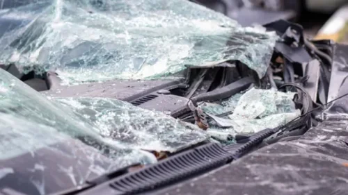 Шофьор блъсна полицай при проверка и избяга