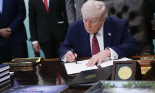 BBC разследва съмнения за инсайдърска търговия около изявления на Доналд Тръмп