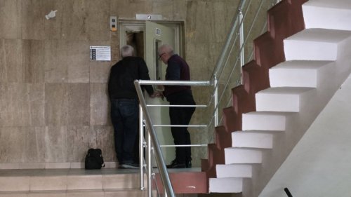 Инцидент в Областна администрация в Благоевград: Председателят и секретарят РИК пострадаха при авария на асансьор