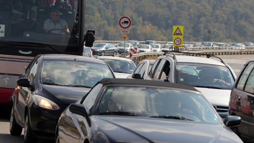 Камион блокира &bdquo;Витиня&ldquo;: Tрафикът към София минава по две ленти