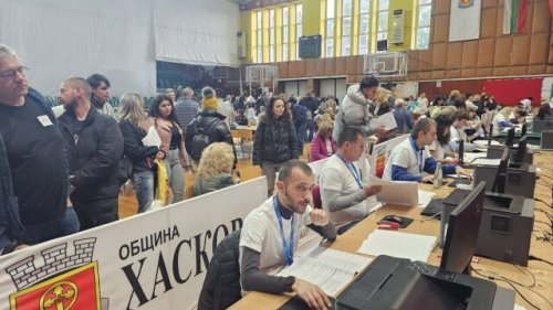 Комисиите в Хасково продължават работа заради грешки с чувалите