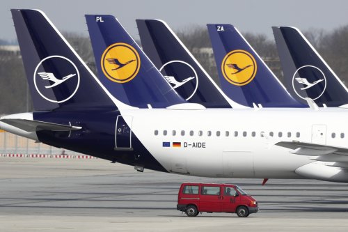 Стачка удари полетите: Lufthansa отменя 12 полета до София
